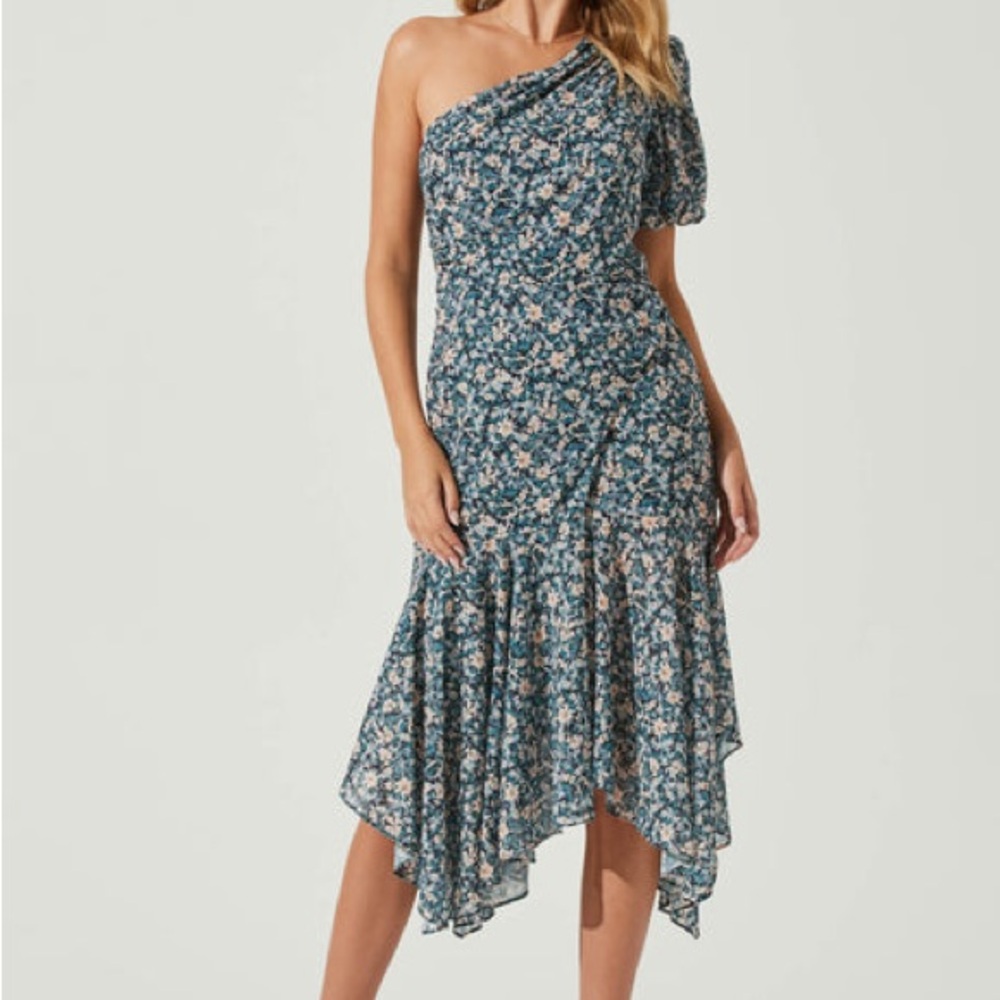 ASTR Floral One-Shoulder Dress